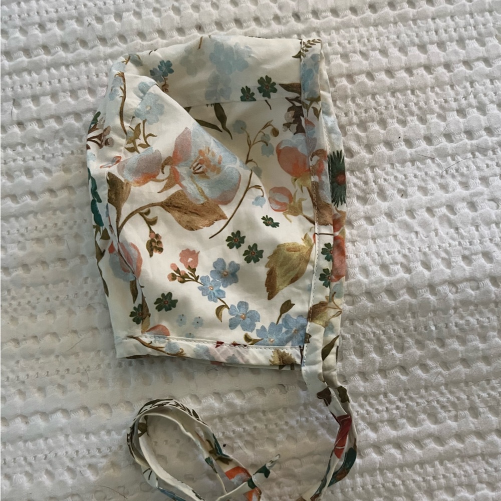 Broad baby bonnet. 3-6 months. Worn once - Picture 1 of 2